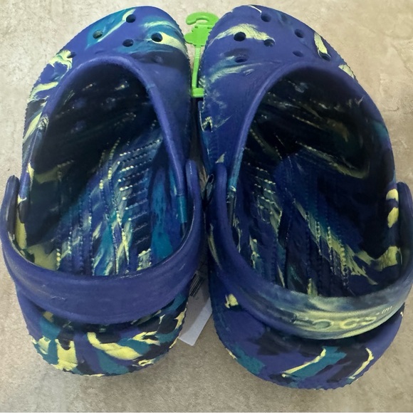 Crocs Kids' Classic Marbled Clog - Picture 4 of 10